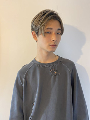 外国風メンズセンターパート