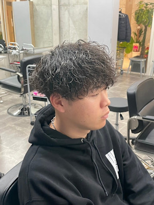 刈り上げ×緩めツイストスパイラル