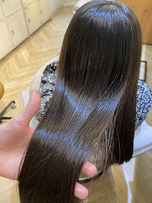 縮毛矯正髪質改善トリートメントで極上のサラサラヘア