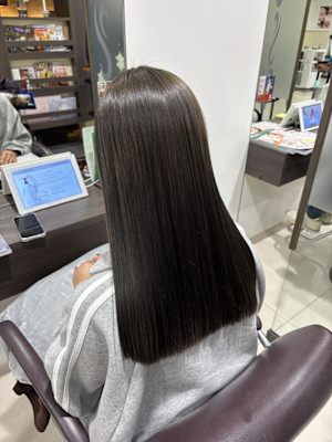 オリーブベージュ