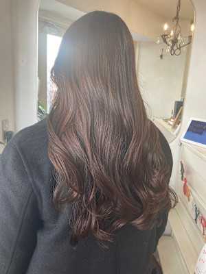 暗髪ブラウンカラー極うる艶ロング大人巻き髪ヘア