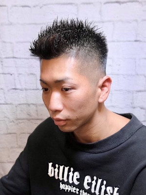 メンズ／スキンフェード／フェザーショート／アップバング