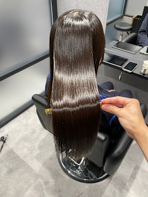 乾かすだけで決まる美髪縮毛矯正