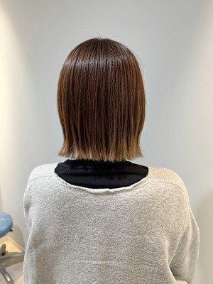 赤羽切りっぱなしボブインナーカラーを活かしたブラウンベージュ