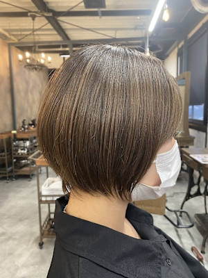 小顔になれるショートボブ