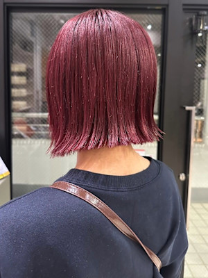髪質改善　チェリーレッド　切りっぱなしボブ　外ハネボブ