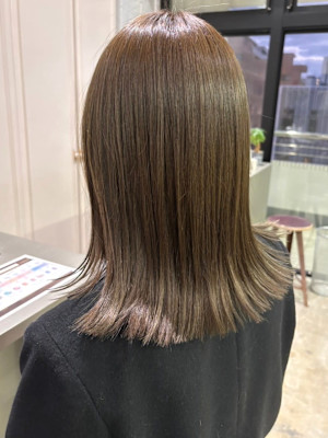 オリーブベージュ　アッシュカラー　ミディアム 髪質改善カラー