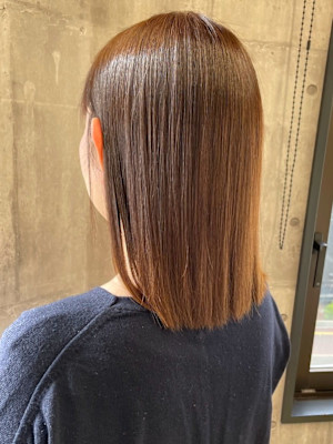 ミルクティーベージュ　ミディアム　サラサラストレート