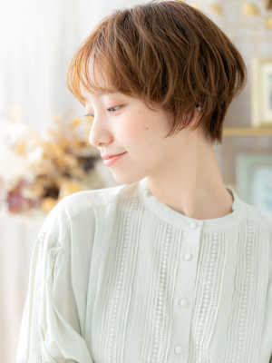 小顔ゆるふわ外国人風くせ毛マッシュパーマ　細めハイライト