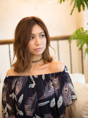 外はねミディアムヘア