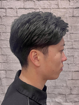 メンズ／ツーブロック／パーマ／七三／刈り上げ