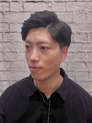 メンズ／ツーブロック／パーマ／七三／刈り上げ