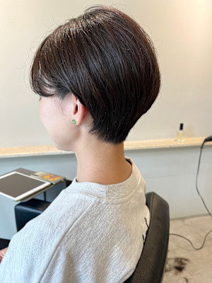 前下がりショート（福岡市中央区薬院六つ角近くNOUS）