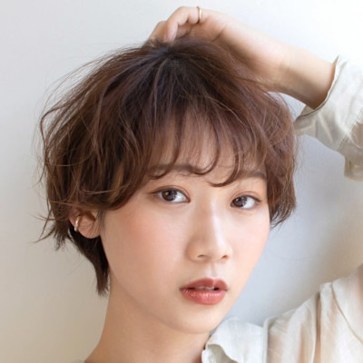 ベージュレイヤーショートボブ