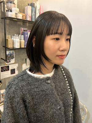 顔まわりレイヤーロブ　地毛風グレージュカラー　三軒茶屋