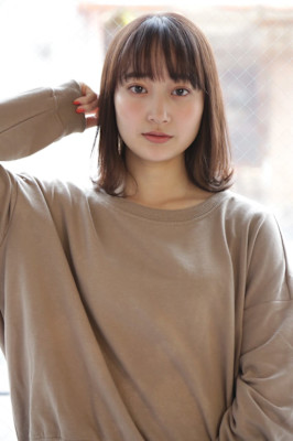 外ハネベージュ