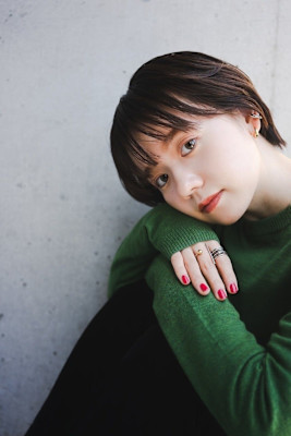 横顔美人！男性にも人気のある骨格補正の小顔ショート