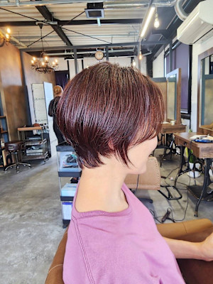 大人女性の小顔ショート