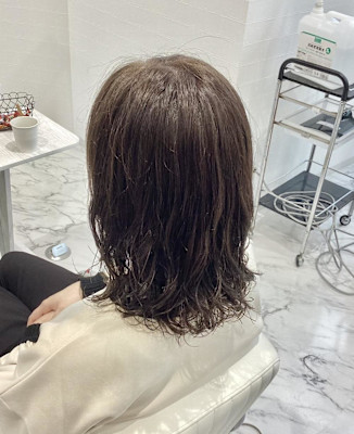 ミディアムパーマスタイル