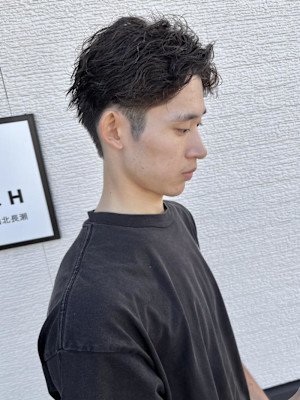 刈り上げアップバング　パーマ