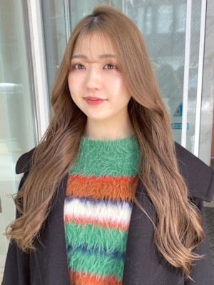 ラテベージュ　メルティーカラー　ロングヘア　ハイトーンカラー