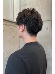 スパイラルパーマ　センターパート　韓国マッシュ　黒髪　代官山