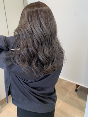 スモーキーグレージュカラー