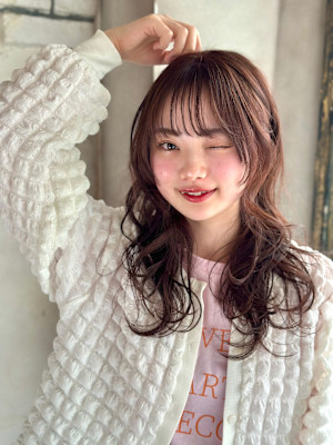 ナチュラルセミロングスタイル