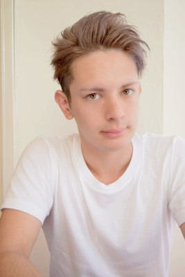 Yona Saint×スタイル