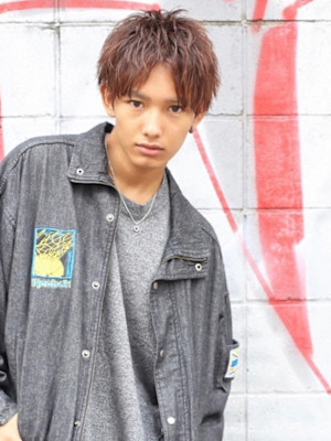 メンズ　センター分けショートマッシュ