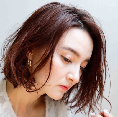 耳掛けショートボブ