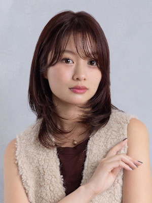 小顔魅せレイヤーカット