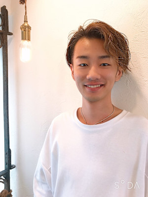 hair salon カミナ×スタイル