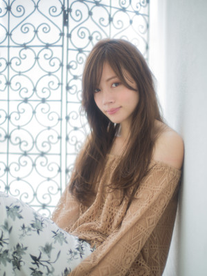 ダークブラウン