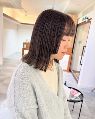 切りっぱなし暗めグレージュ