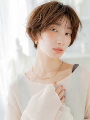 くせ毛風マッシュパーマ小顔ショートウルフ　くすみベージュ