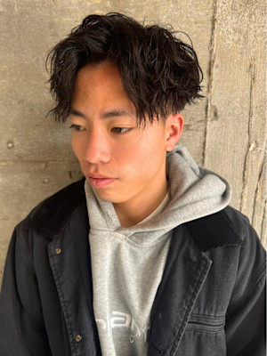 カット　ツイストスパイラル　ツーブロック　センター　刈り上げ