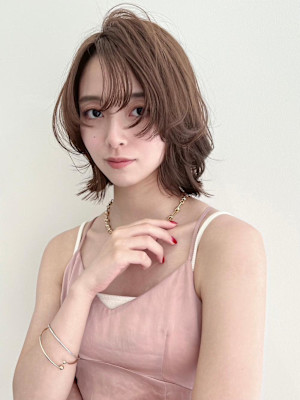 顔周りレイヤー　くびれヘア　韓国ヘア　ナチュラルブラウン
