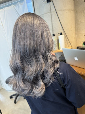 プラチナグレージュ