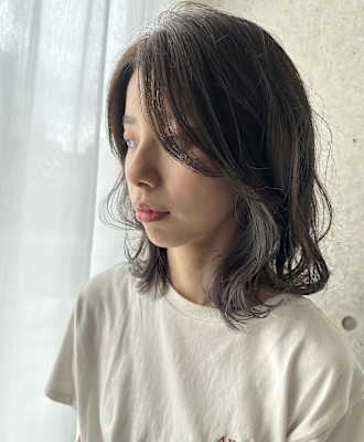 インナーカラー×グレージュミディアム