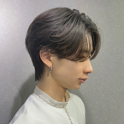 センターパート×フェザーパーマ