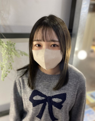 オリーブベージュ