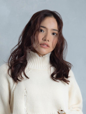 こなれ感たっぷりウェーブヘア