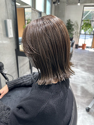 アッシュベージュ×外ハネボブ