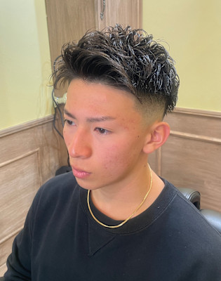 ツーブロックマッシュ/波巻き/ハイライト/束感[北千住/理容