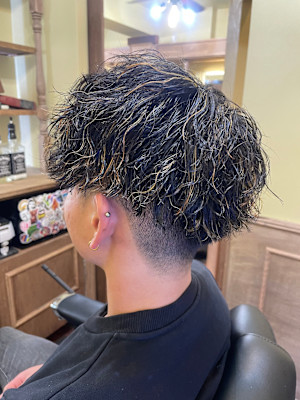 ツーブロックマッシュ/波巻き/ハイライト/束感[北千住/理容