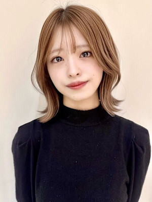 くびれボブシースルーバングミルキーベージュ