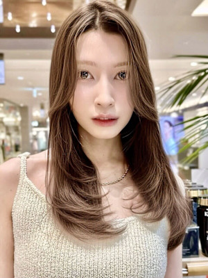 ロングレイヤーレイヤーカットオリーブベージュアッシュ