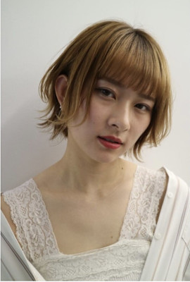 ショートレイヤー×春色カラー