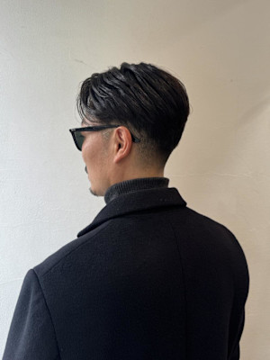 ブルーブラックヘア